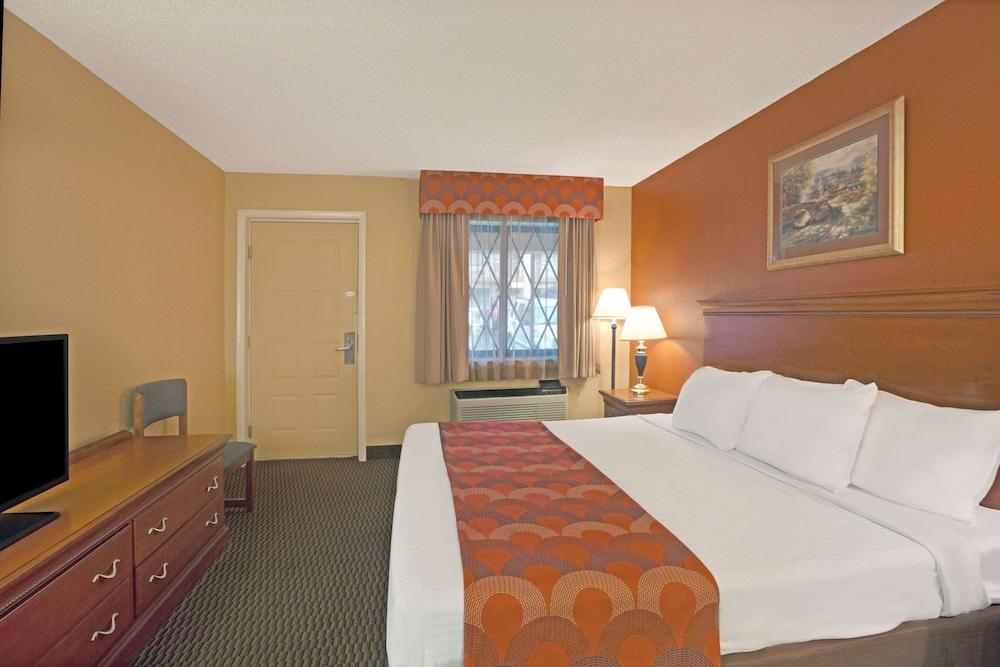 Super 8 By Wyndham Downtown Gatlinburg At Convention Center Hotell Eksteriør bilde